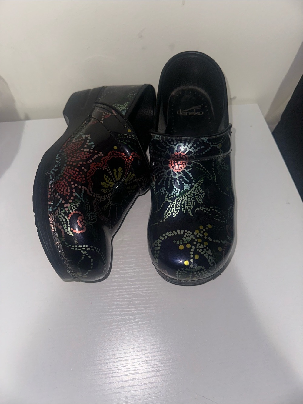 Dansko XP 2.0 Clog Floral Dot in Black size 10 - Picture 2 of 6